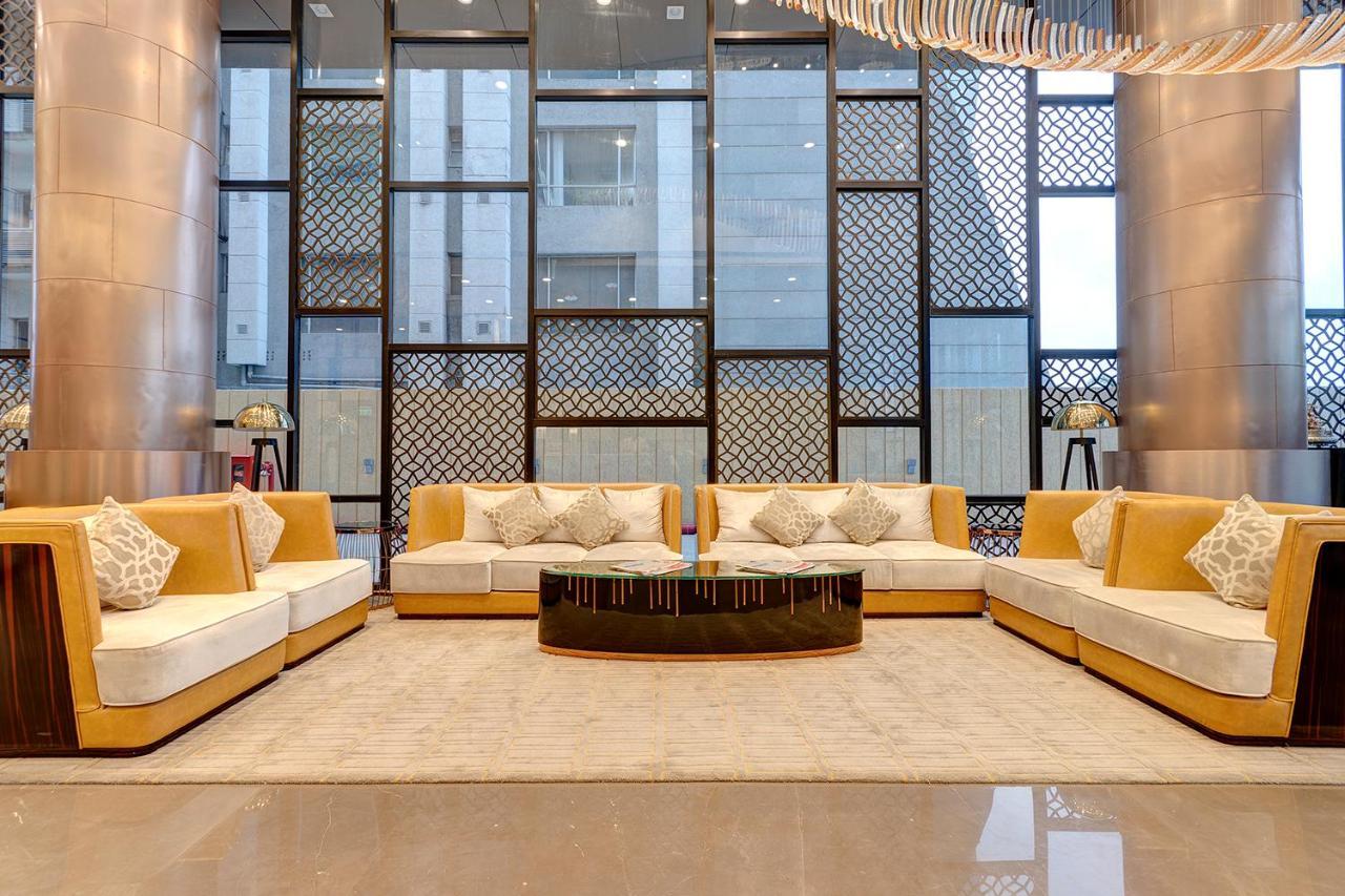 Holiday Inn Kolkata Airport By Ihg Zewnętrze zdjęcie The lobby of the hotel